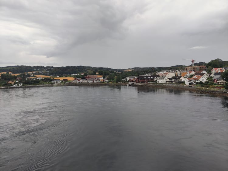 13. 8. - Vom Mückenhügel zum Künstlerhotel