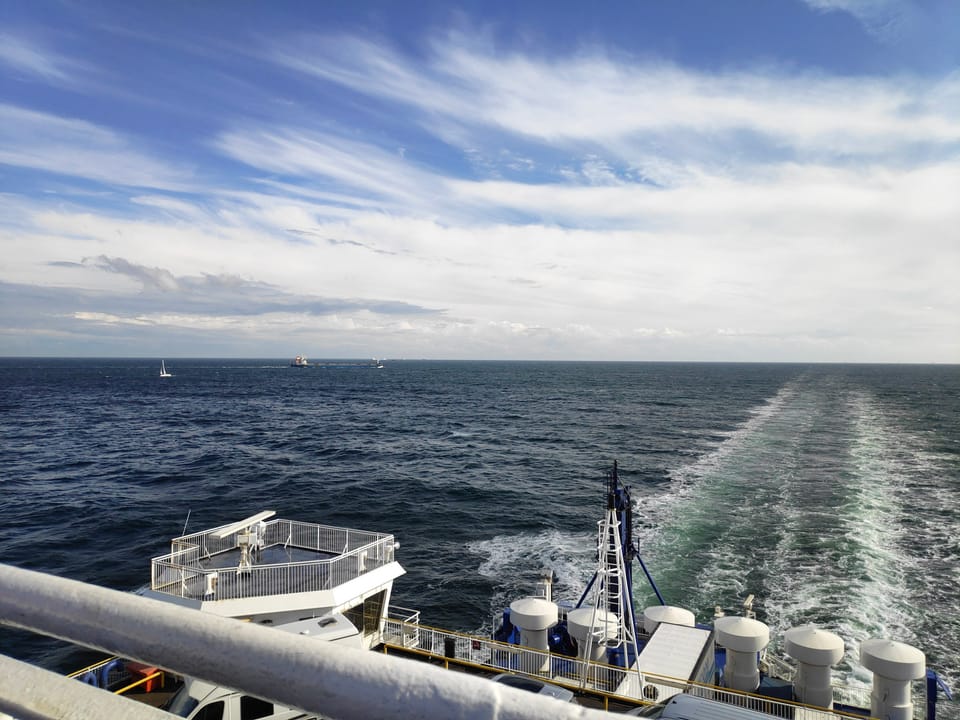 Freitag, 6. 7. 19 - Die Fähre, das Schwein und die Mücken